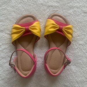 Lupie (Brazil) toddler girls sandals size 10.
